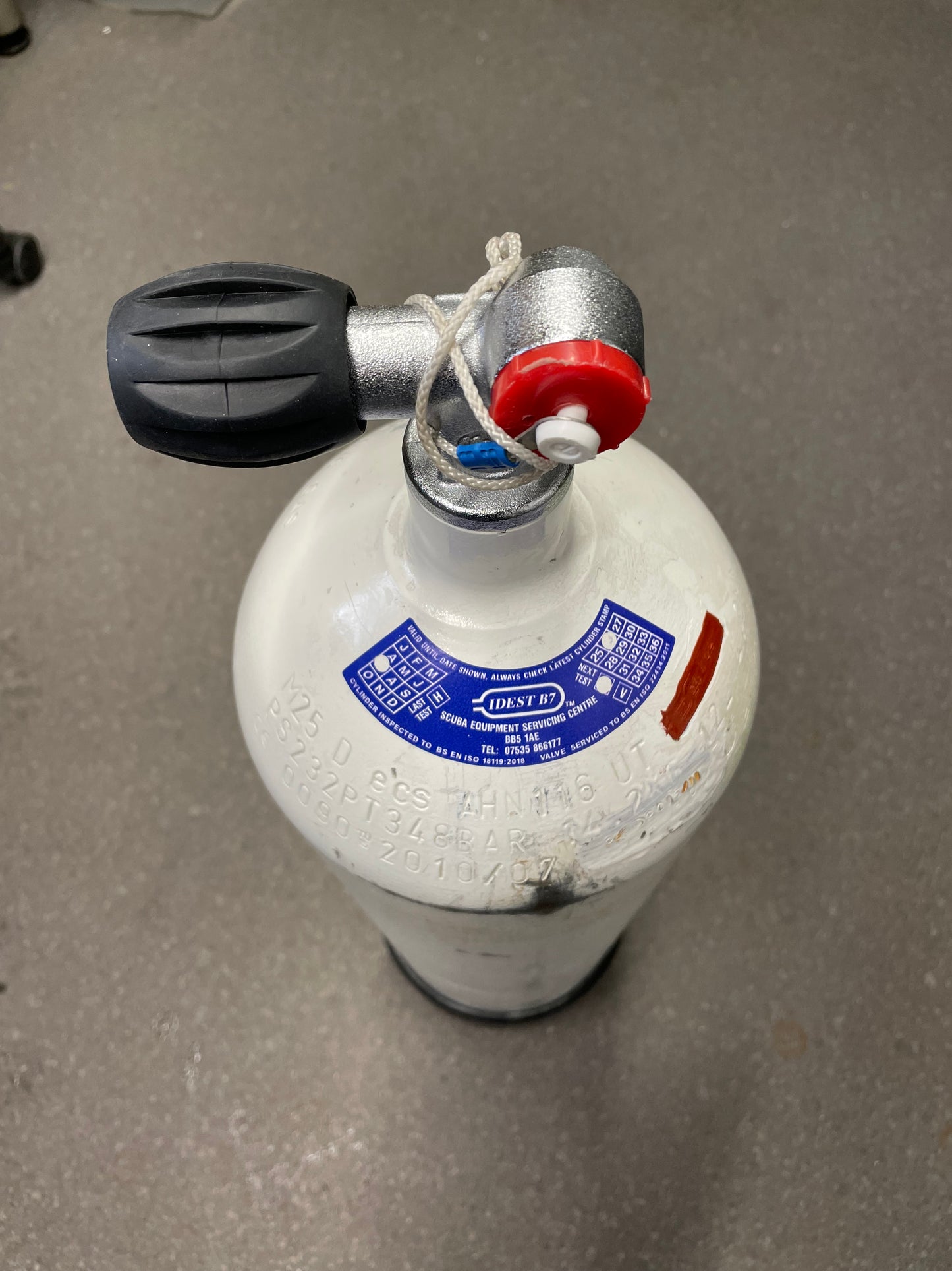 12L Scuba Cylinder Pre-Loved Second Hand New Valve with Fresh Hydrostatic Test + O2, this has a matching sister one of a pair. (2)